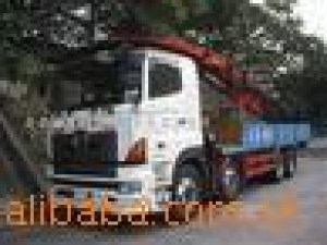 提供7米中港吊機車，吊臂車運輸服務 吊臂運輸車